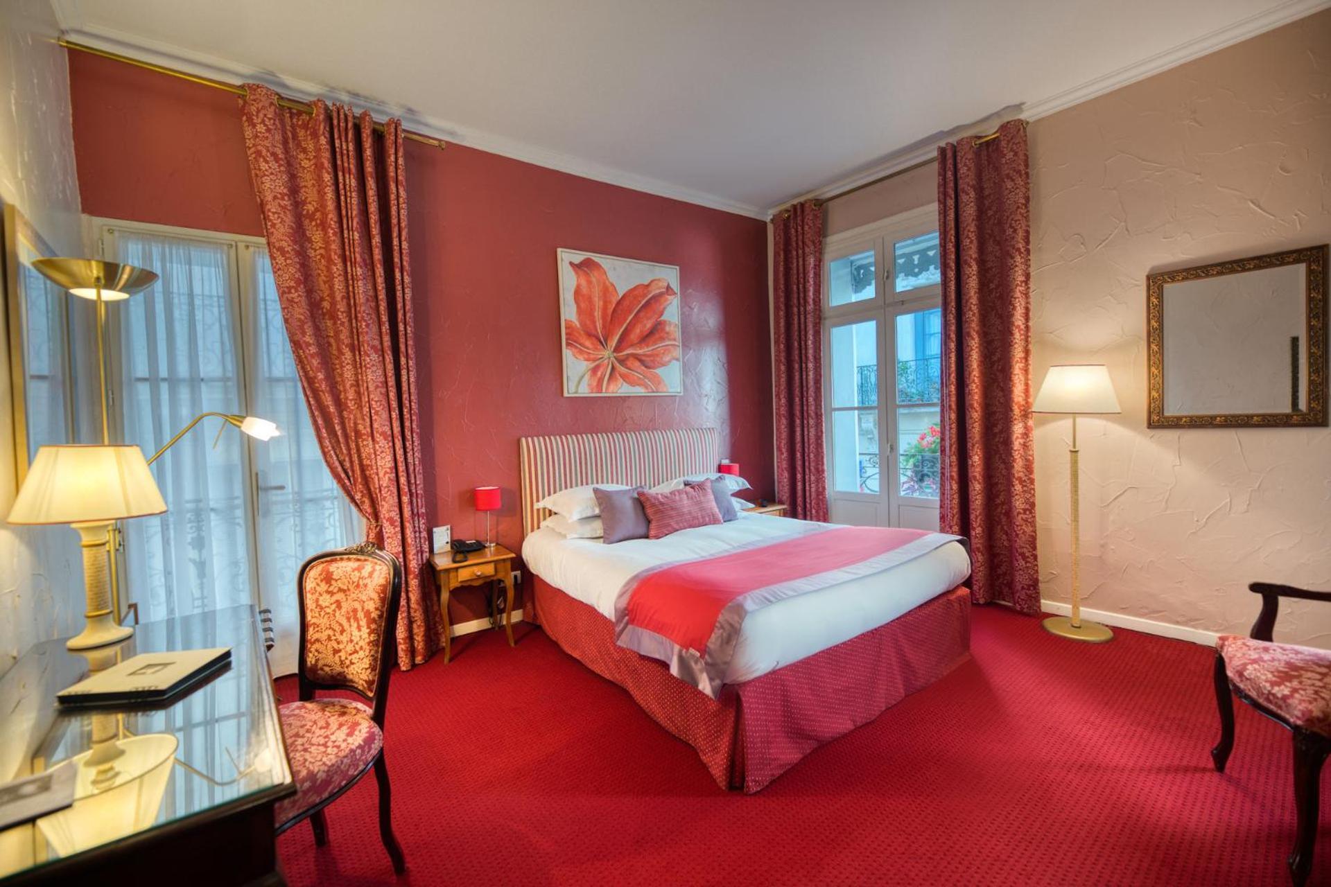 Hotel D'Aragon - Place De La Comedie Montpellier Eksteriør billede