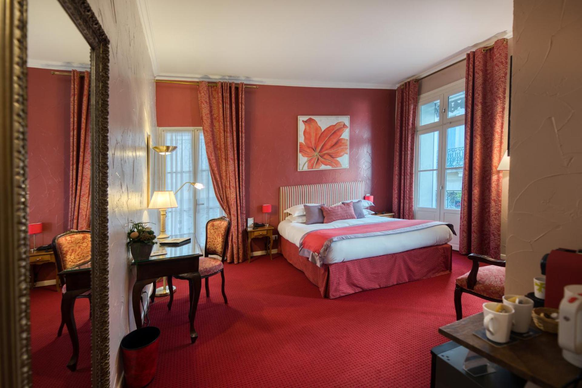 Hotel D'Aragon - Place De La Comedie Montpellier Eksteriør billede