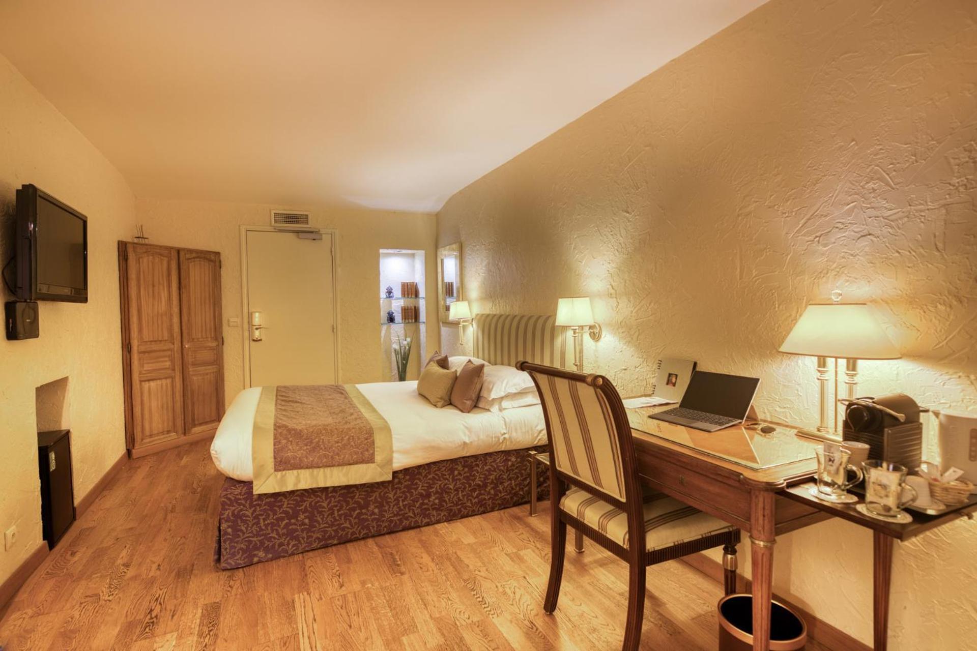Hotel D'Aragon - Place De La Comedie Montpellier Eksteriør billede