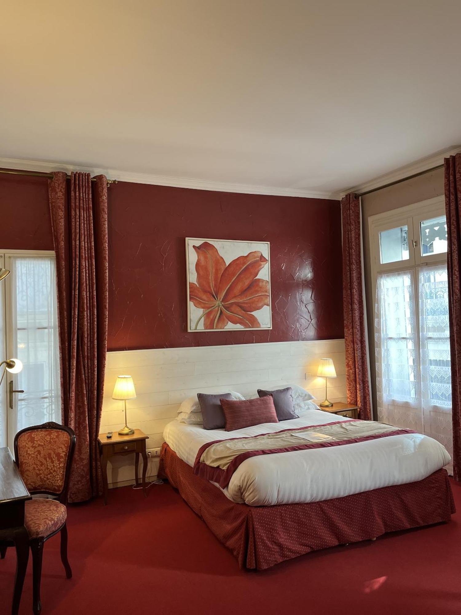 Hotel D'Aragon - Place De La Comedie Montpellier Eksteriør billede
