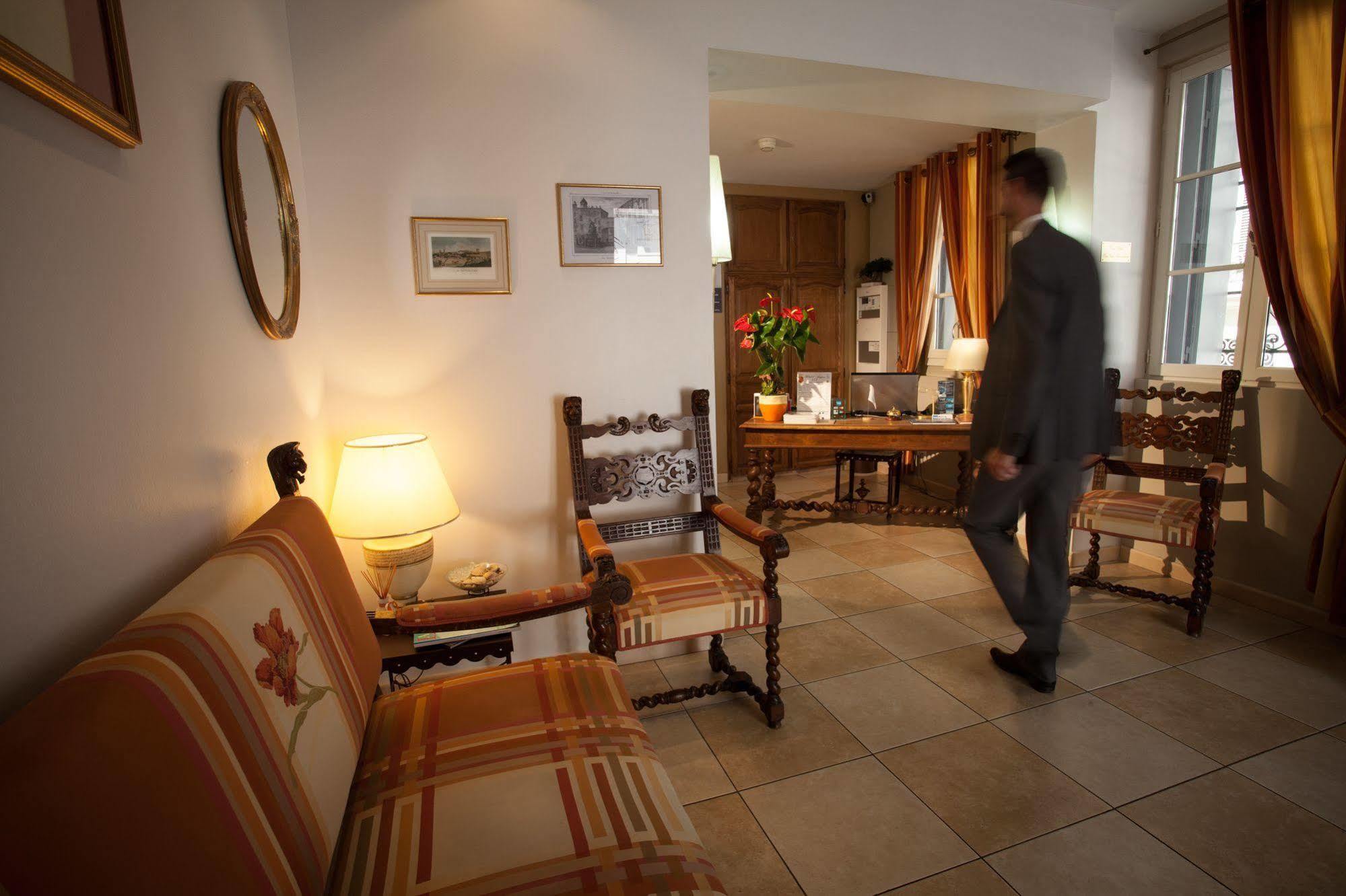 Hotel D'Aragon - Place De La Comedie Montpellier Eksteriør billede